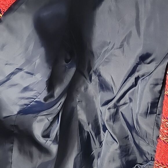 Classic Holiday Red Plaid Wool Blend Blazer Jacket With Lion Crest Buttons - Picture 11 of 11